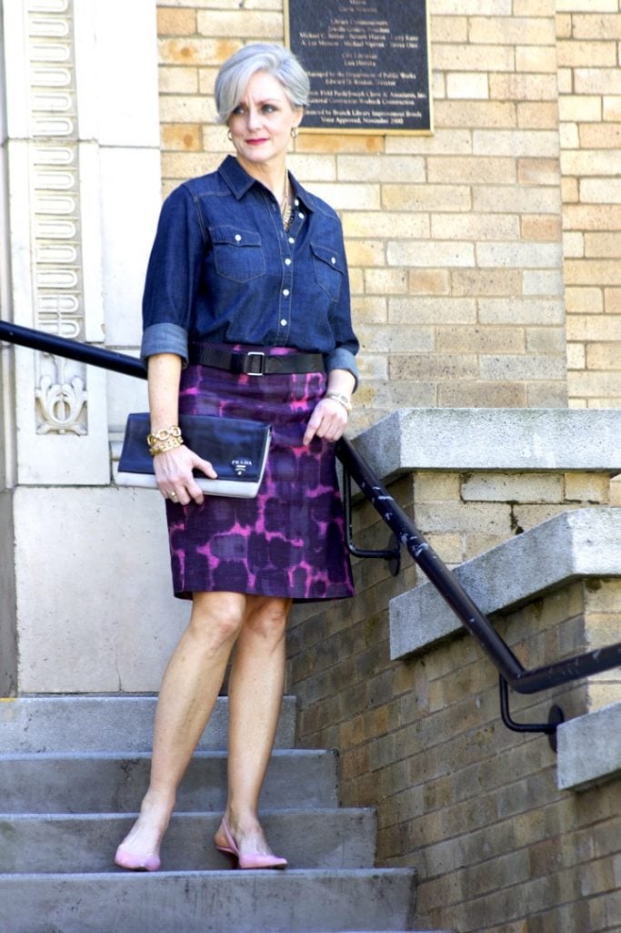 how to wear a pencil skirt