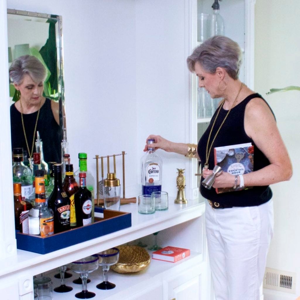 how to set up a bar