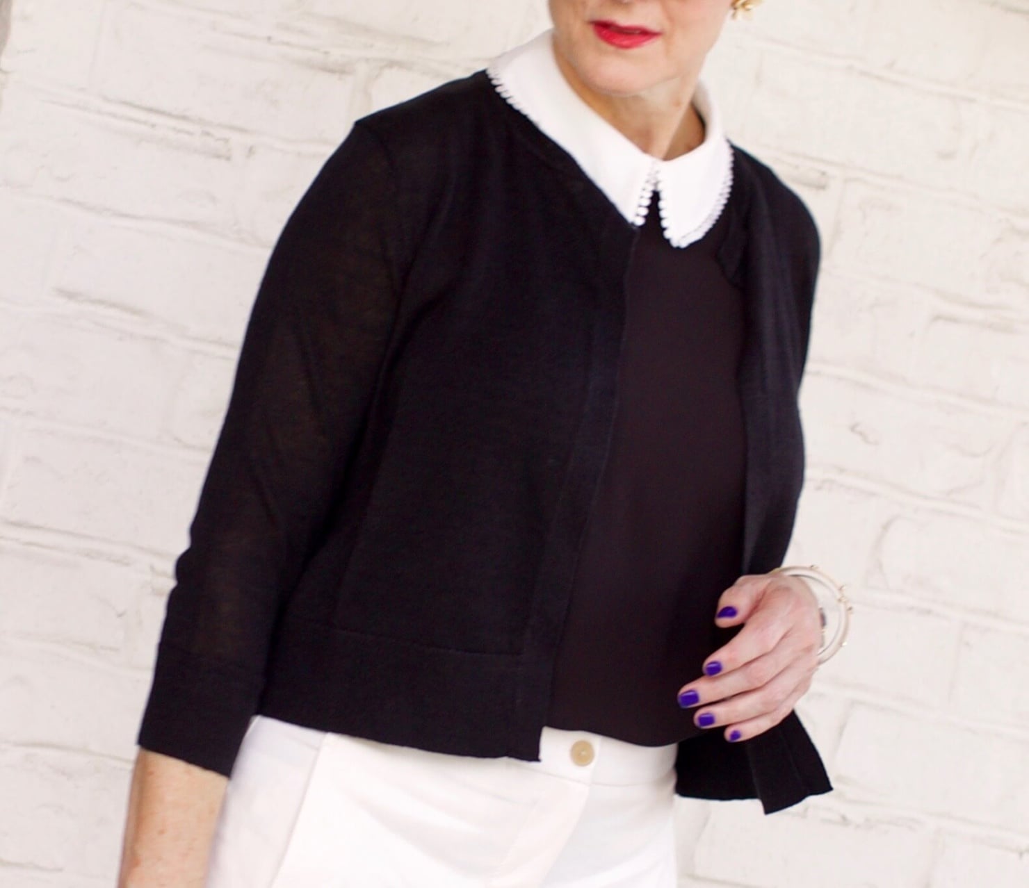 what to wear to work wide leg pants, black blouse, and suede sandals