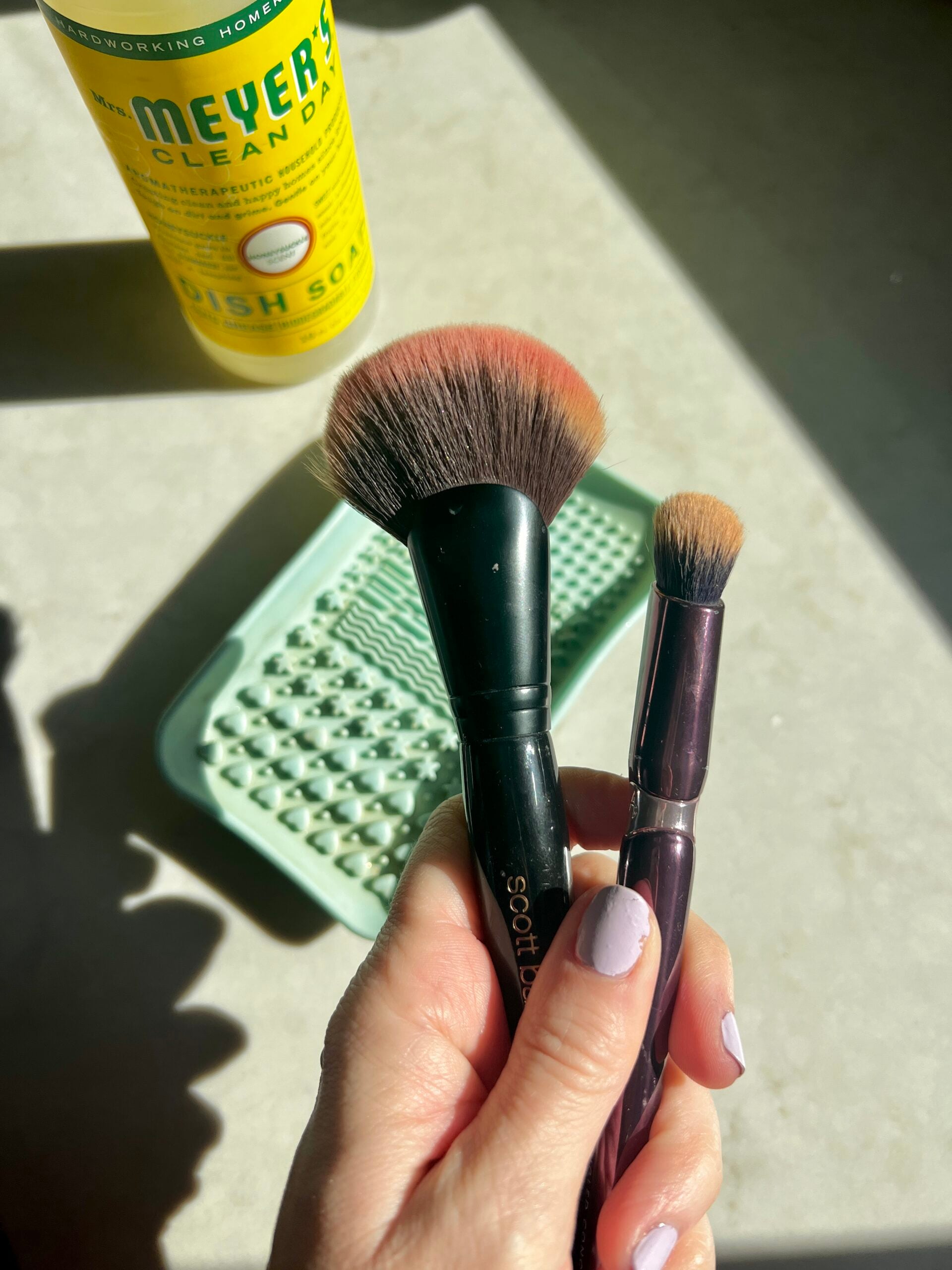 clean brushes 2