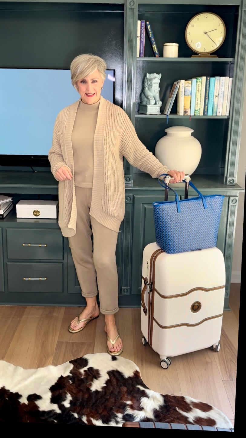 Cardigan Travel Outfit Ideas