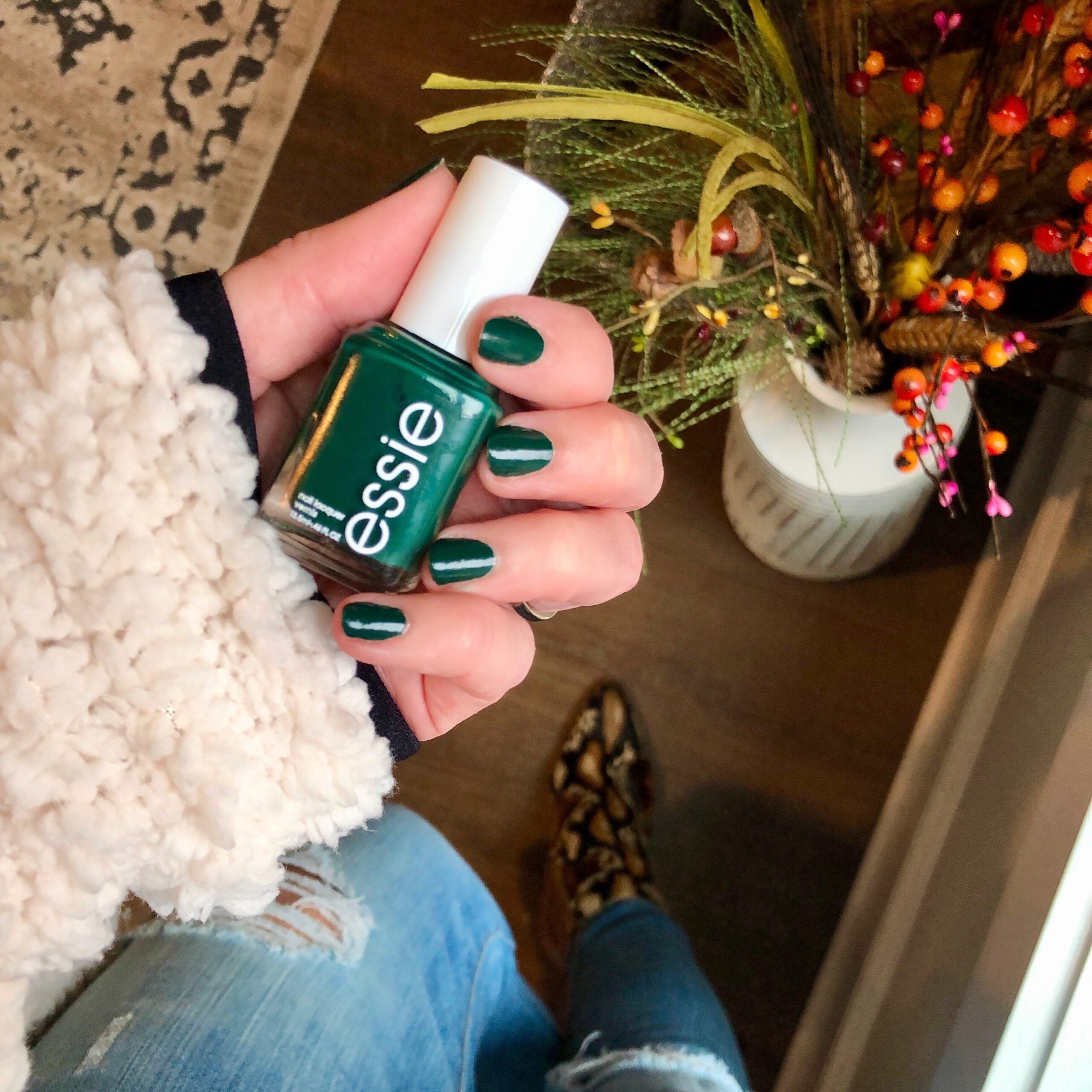 holiday makeup nails