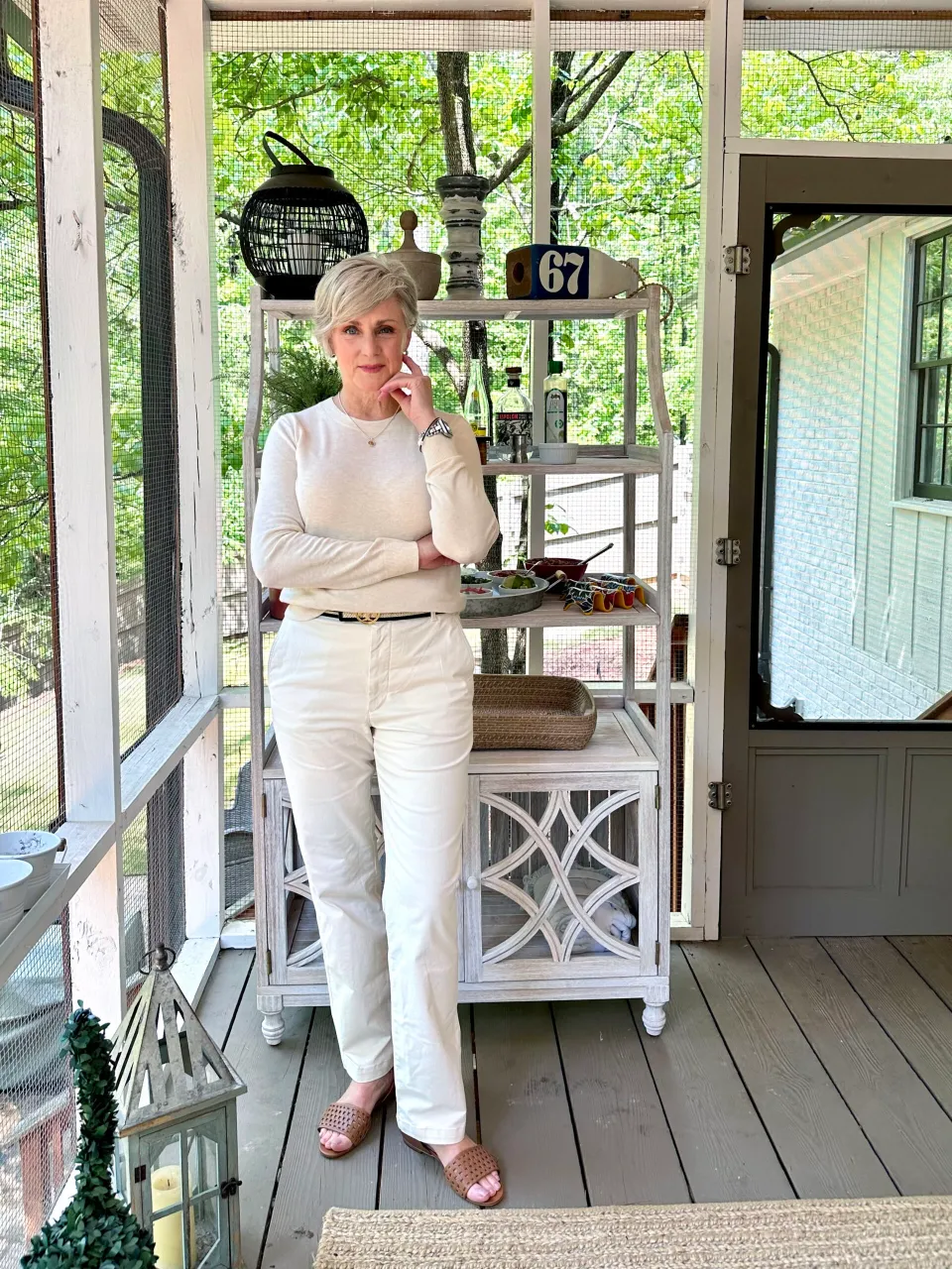 neutral monochrome outfit for summer