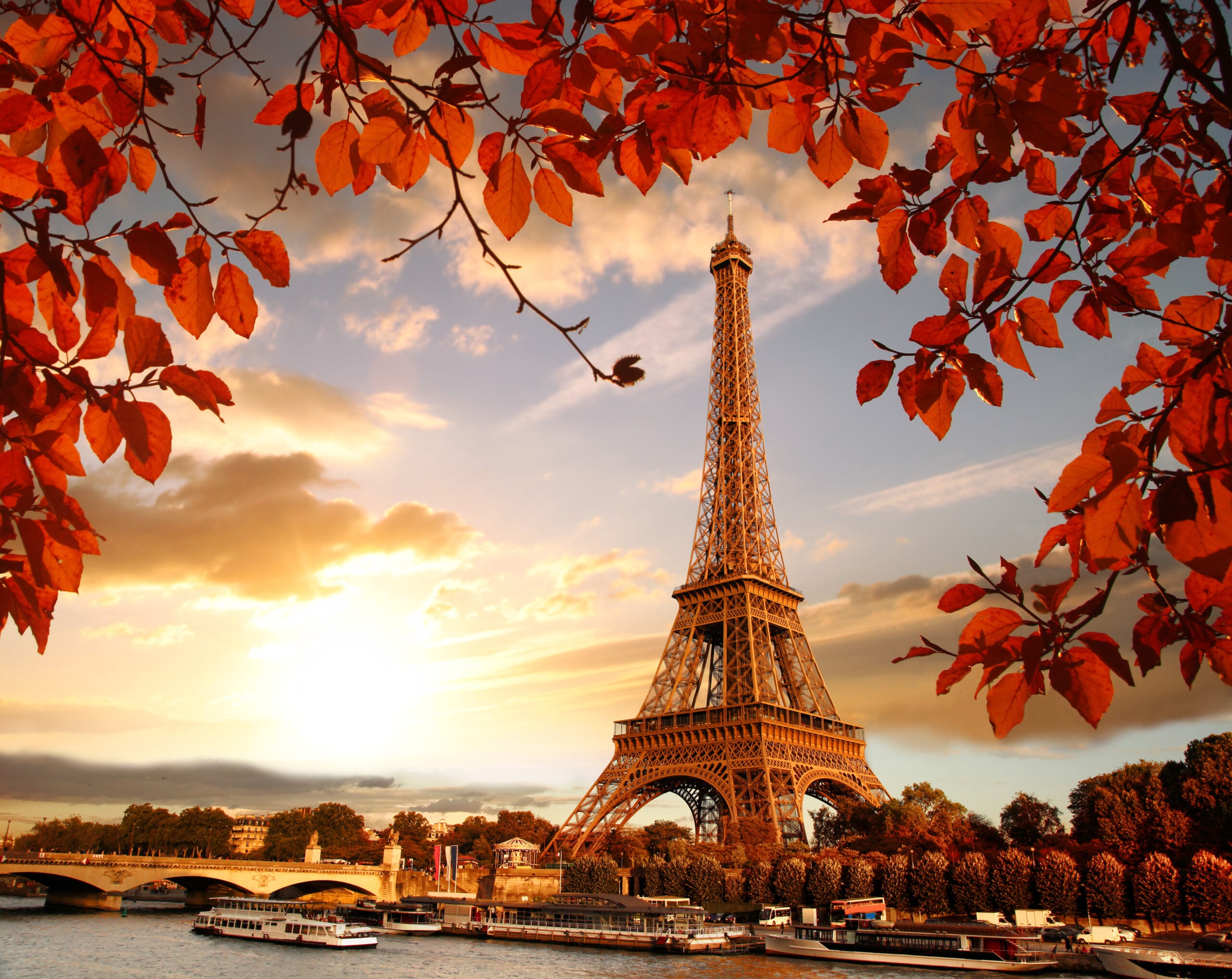 Eiffel Tower autumn