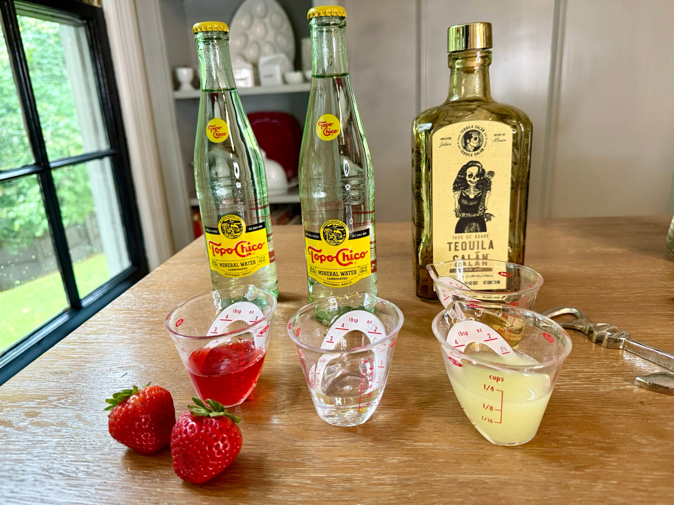 TOPO CHICO STRAWBERRY MARGARITAS | Greetings from the Mediterranean