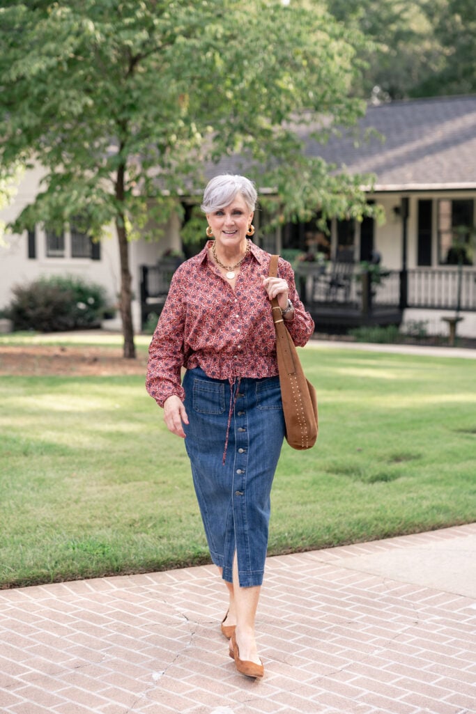 How to wear a denim midi skirt this fall
