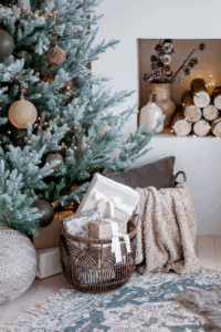 The Ultimate Cozy Gift Guide: Warm, Stylish & Guaranteed to Delight 🧣🎁
