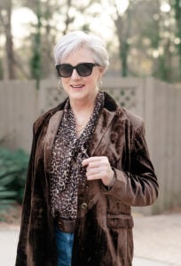 Wide-Leg Pants Over 50: What Works, What Doesn’t, and How to Get It Right