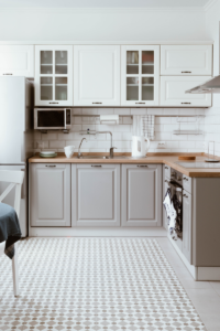 Decluttering Your Kitchen: The 7 Gadgets, Pantry Fixes, and Junk Drawer Solutions You Actually Need! 🏠✨