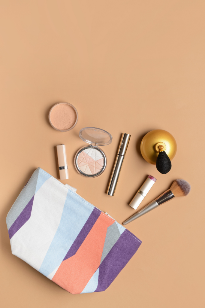 Travel Beauty Essentials: The 5 Products Worth the Suitcase Space (And Everything Else You Can Leave Behind!) ✈️💄✨
